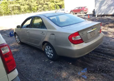 2004 Toyota Camry Le z USA, uszkodzony, nr VIN 4T1BE32K34U348637
